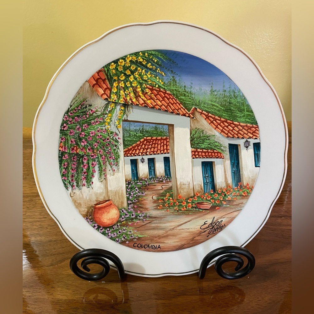 9” Decorative Plate Of Hacienda El Paraiso With Raised Textured Elements